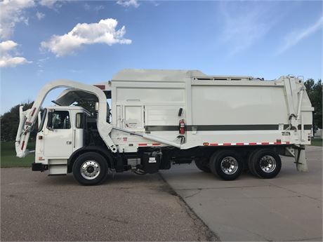 2017 AutoCar FrontLoader